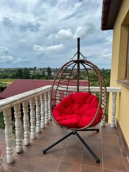 Підвісне садове крісло гойдалка (кокон / гніздо) SAN VITO з м'якою червоною подушкою, Коричневий — фото, ціна 6899,00 грн