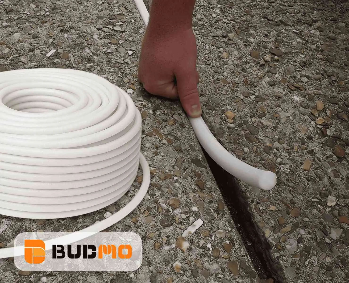 ПІДГОТОВКА ФАСАДІВ ДО ОСЕНІ: ЯК ІЗОЛЯЦІЯ ШВІВ ДЖГУТОМ ППЕ РЯТУЄ ВІД ГРИБКА